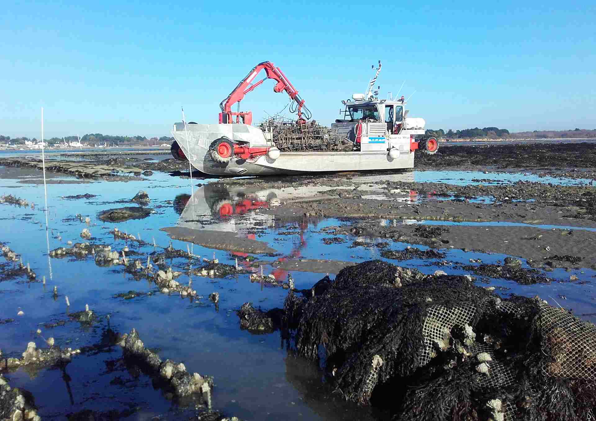 Installation et entretien de balisages et de mouillages